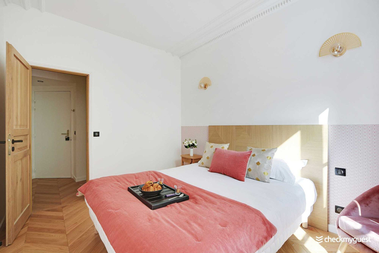 Room 3, Magnificent apartment in Le Marais, Paris