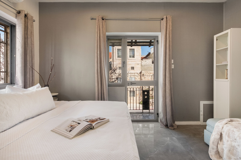 Bedroom 4, baraca boutique