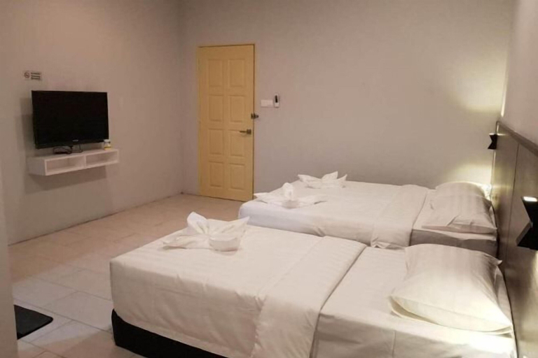 Bedroom 3, Luna Guesthouse, Semporna