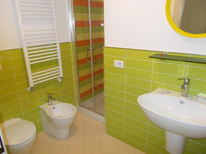 Others 3, B&B ROSSANA, Massa Carrara