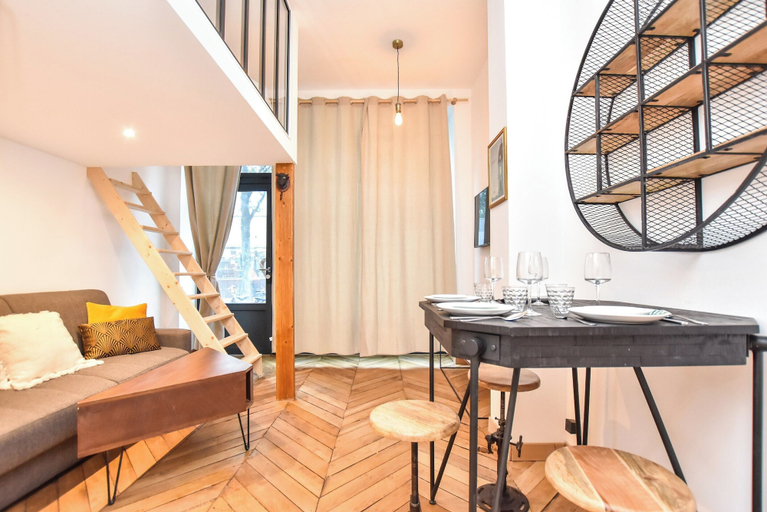 Dining 4, Cosy Apartment With 2 Bedrooms, Paris