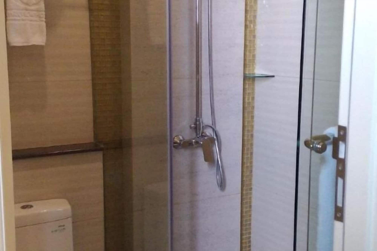 Bathroom 18