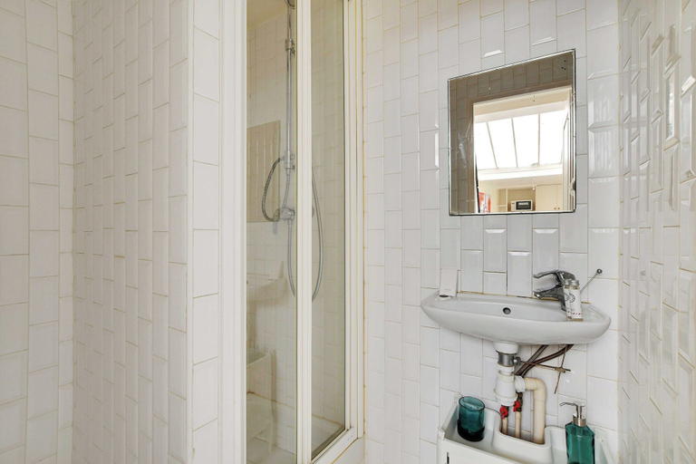 Bathroom, Cosy Studio - 2P - Clignancourt / Near Sacre-coeur, Paris