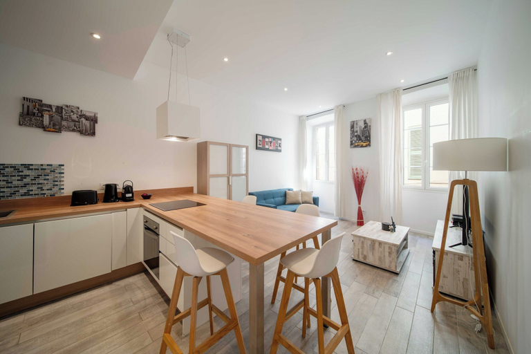 Private kitchen 4, Charming Flat 4p Vieux Port, Alpes-Maritimes