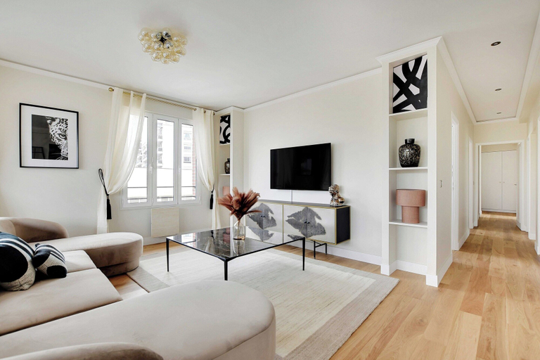 Living area 4, Stunning Apartment - 3br/6p - La Dafense, Hauts-de-Seine