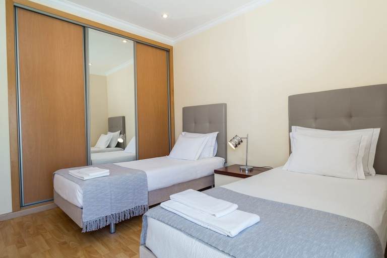 Room 5, 82, Portimão