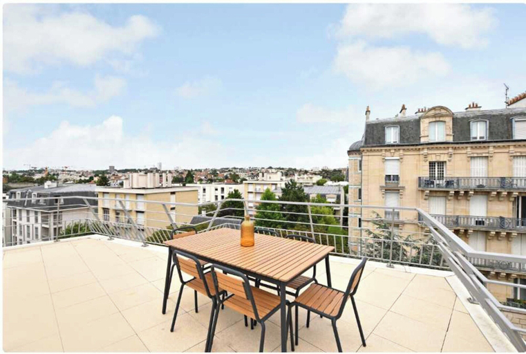 Dining 5, Chic Duplex With Rooftop -3bd/6p- Nogent-sur-marne, Val-de-Marne