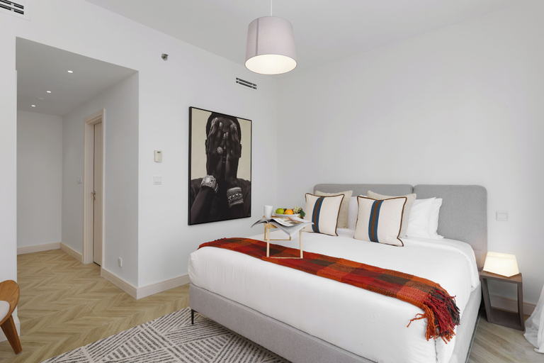 Bedroom 2, Maison Privee - Blissful Living w/ Dubai Marina Waterfront Views, Dubai