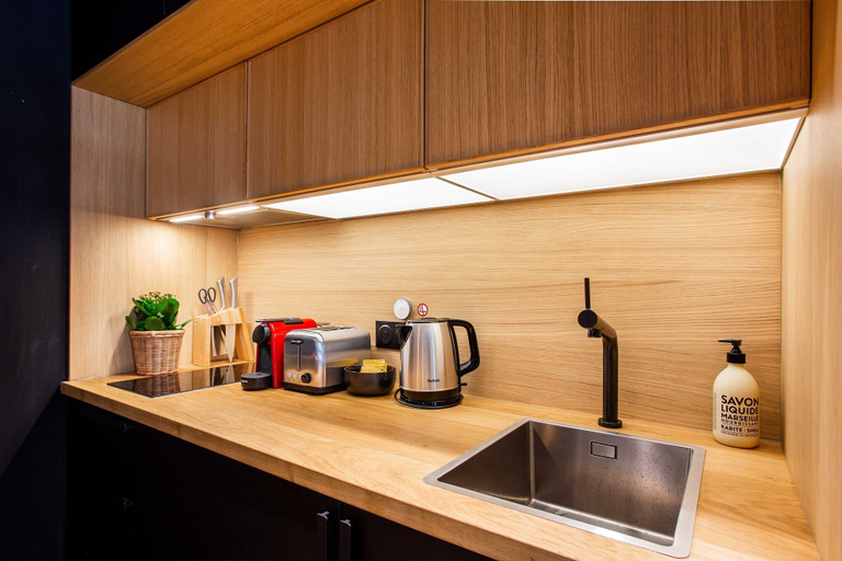 Private kitchen, Magnificent 3br/8p Apartment - Montorgueil 1, Paris