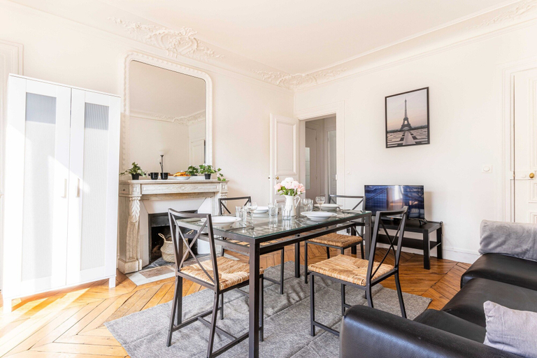 Living area 5, Charming Apartment - 2br/4p - Bonne-nouvelle, Paris