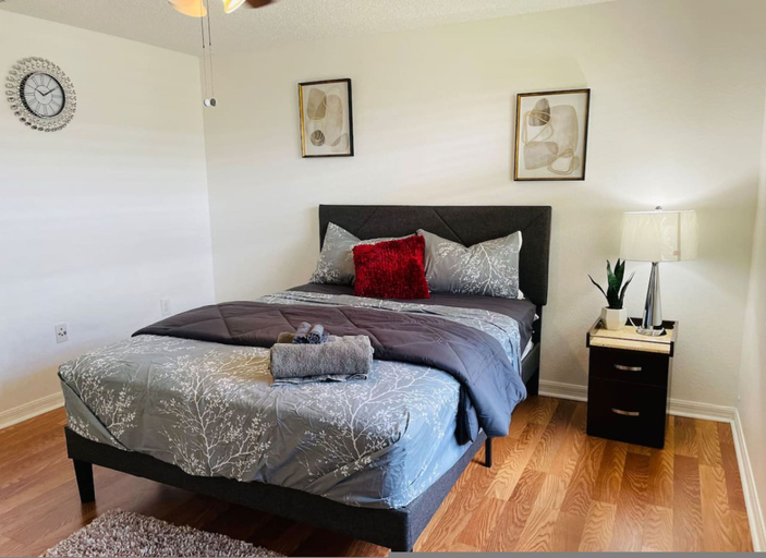 Room 4, Home Close to Saint Pete Pier Quiet Spacious, Pinellas