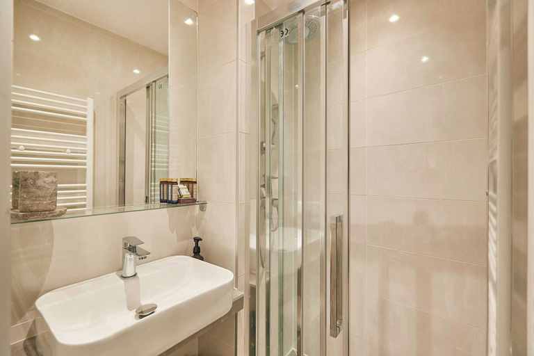 Bathroom 4, Classy Apartment - Eiffel Tower, Paris
