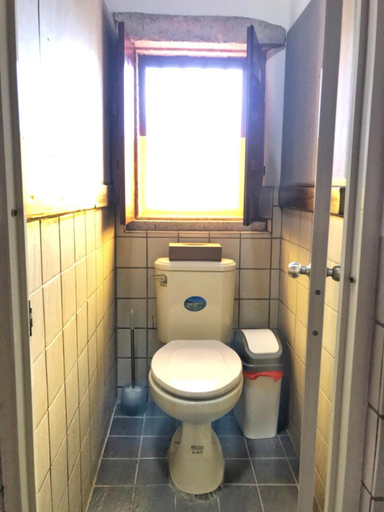 Bathroom 12