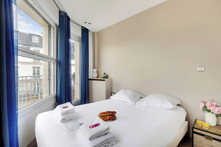 Room 4, Charming Apartment - 1br/4p - Saint Lazare, Paris