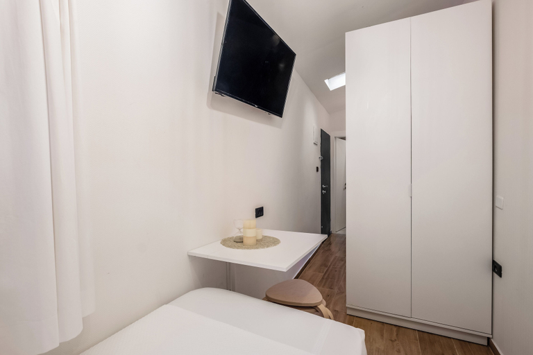 Bathroom 5, baraca boutique