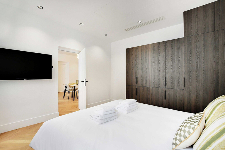 Bedroom 2, Luxury Apartment 1br/4p - Opera, Paris