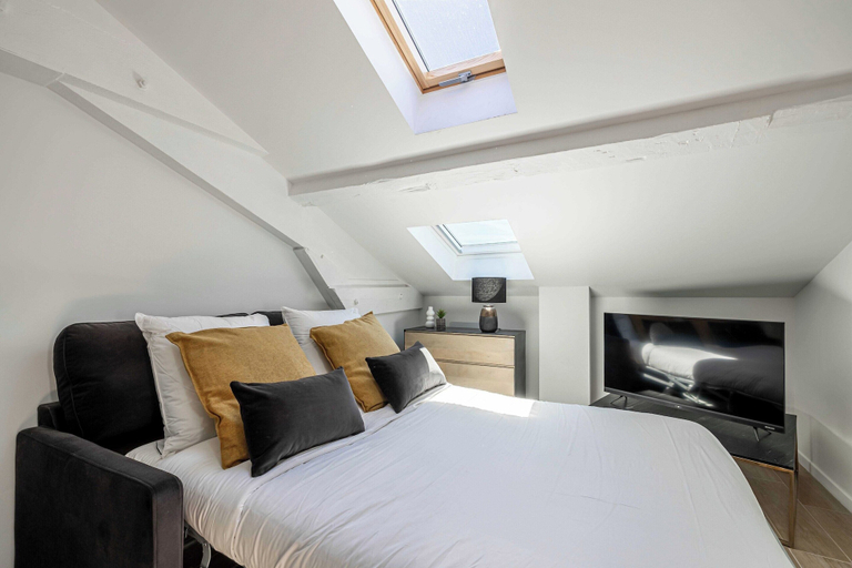 Bedroom, Cozy Apartment - Bright Skylight - Cannes Center, Alpes-Maritimes