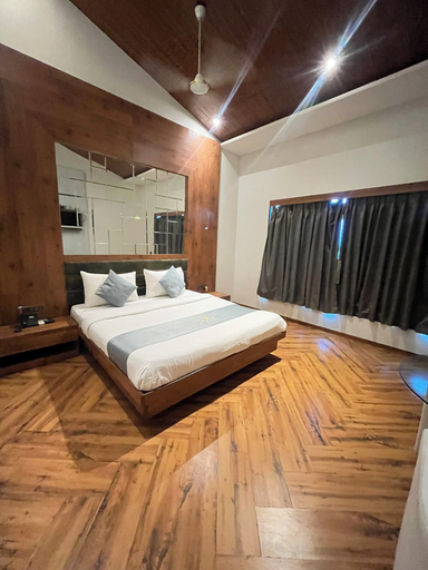 Bedroom 5, The Saroja Grand Villa Resorts, Palghar