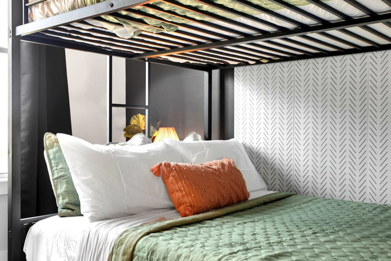 Room 4, Near Gulch 12 South Book Luxury Now, Davidson