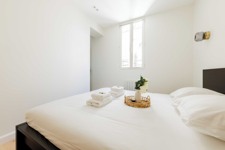 Bedroom 3, Beautiful apartment - 1BR/4P - Sentier, Paris