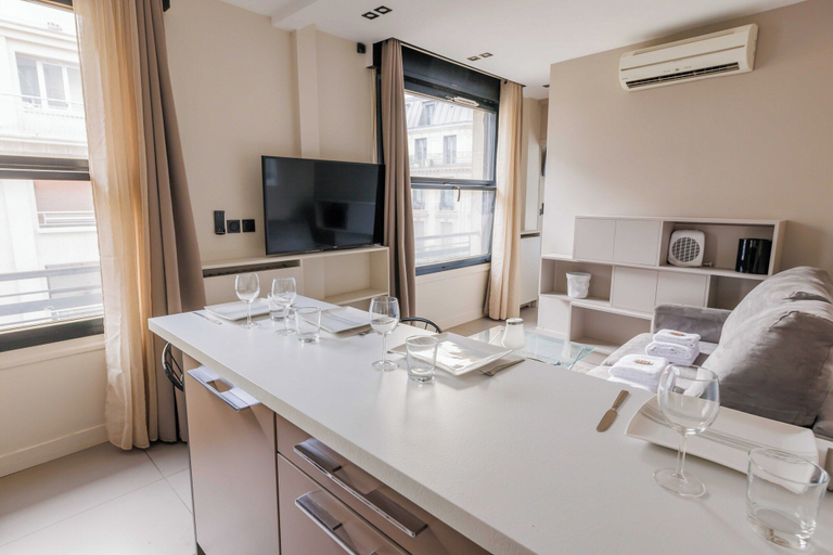 Others 5, Magnificent Apartment - 1br/4p - Saint-lazare, Paris