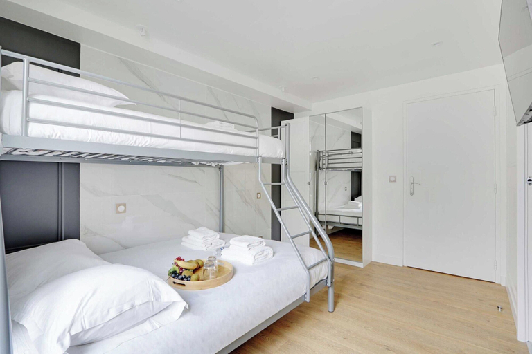 Room 5, Comfortable Studio - 3P - Republique, Paris