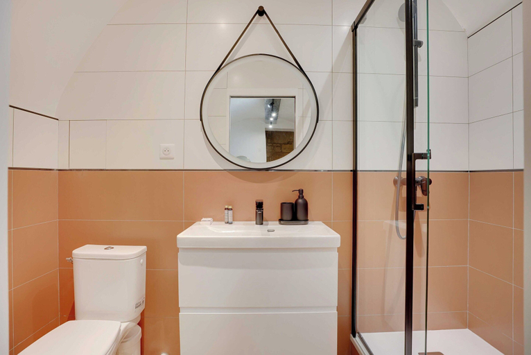 Bathroom 5, Magnificent Apartment With 2 Living Rooms - 1bd/6p - Notre-dame Paris, Paris
