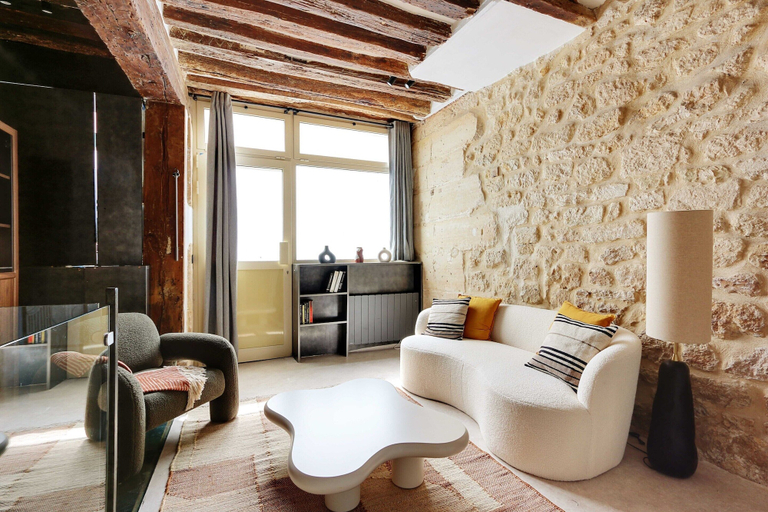 Living area 2, Appartement Spacieux - 3br/6p - Marais, Paris