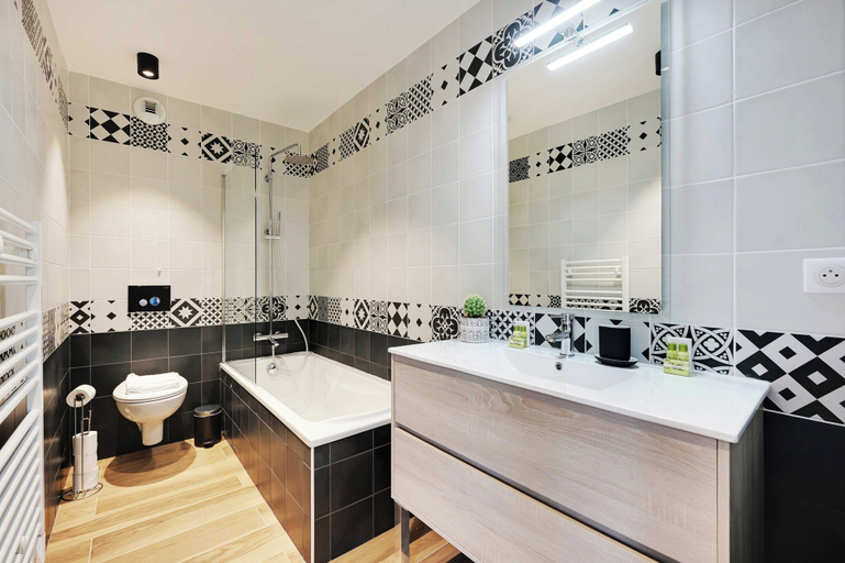 Bathroom, Elegant Studio With Rooftop - 2P - Vanves, Hauts-de-Seine