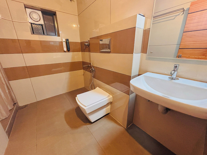 Bathroom 4, Hunters Hideout Resort, Wayanad