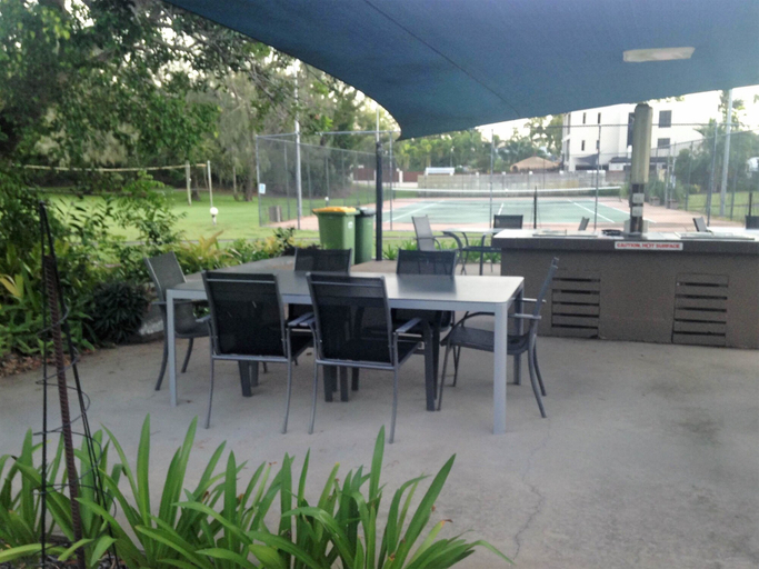 Food & Drinks 5, The Shores Holiday Apartments, Mackay - Pt A