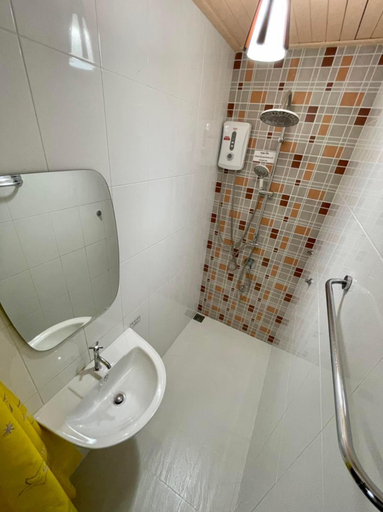 Bathroom 17