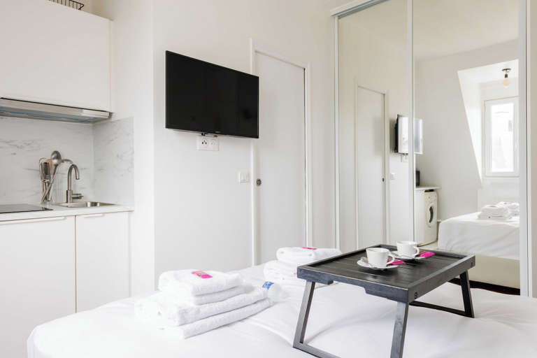 Bedroom 3, Cosy Studio 2P - Champs-elysees/arc de Triomphe, Paris