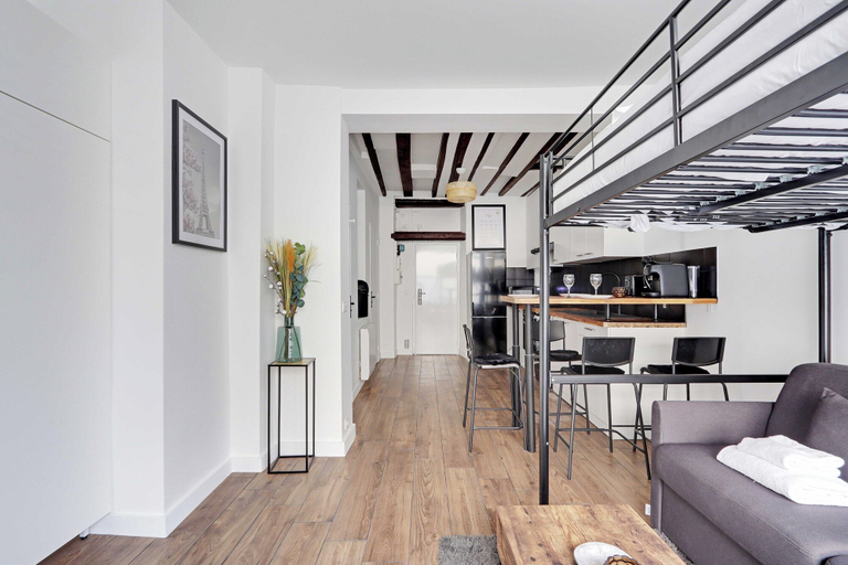 Private kitchen 4, Spacious Studio in Cute Neighborhood, Paris