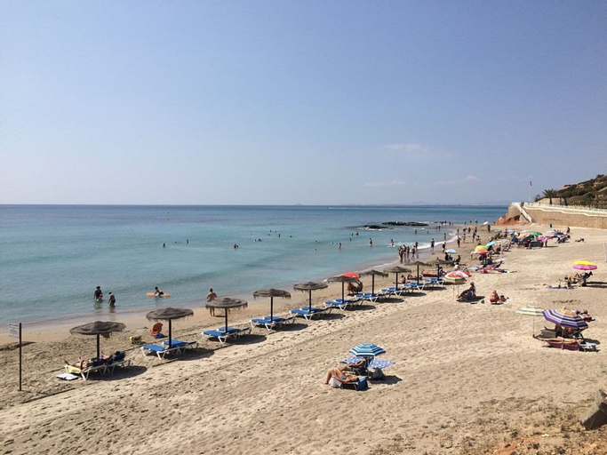 Beach 3, Apt - Sleeps 4 - Balcony - Communal Pool, Alicante