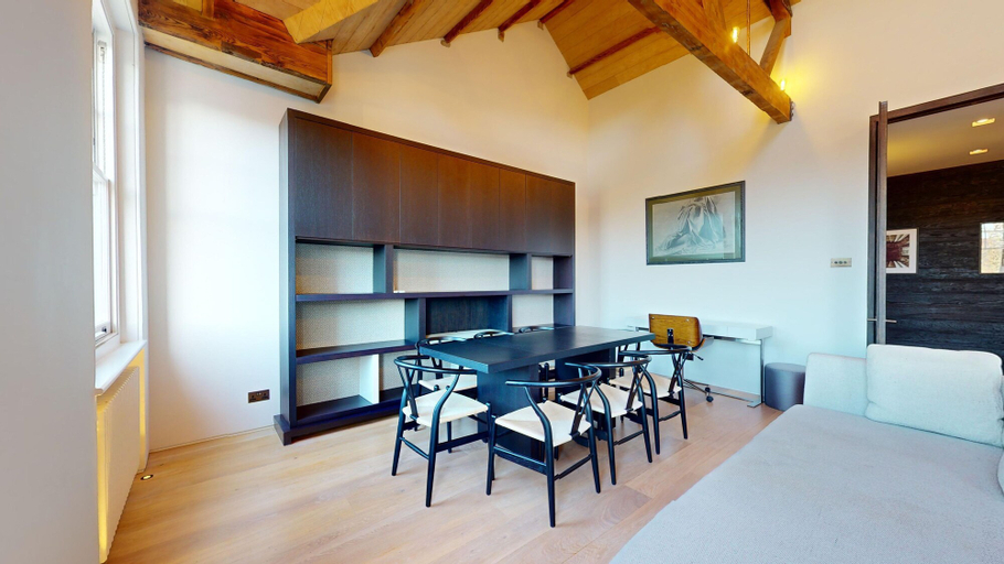 Room 3, 3-bedroom Penthouse in Knightbridge, London