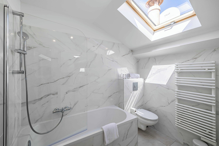 Bathroom 3, Renovated Studio - Cannes Center - Bright, Alpes-Maritimes