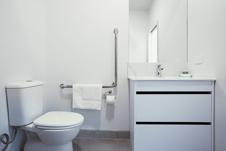 Bathroom 3, Yates Park Motel, Manukau