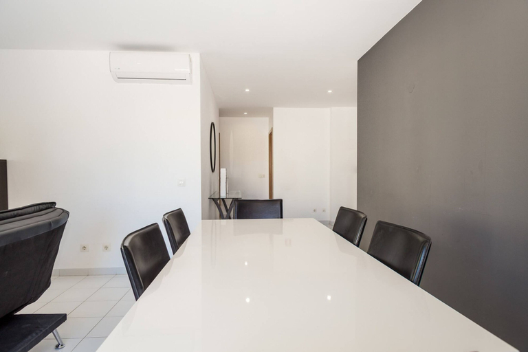 Room 4, 27, Portimão