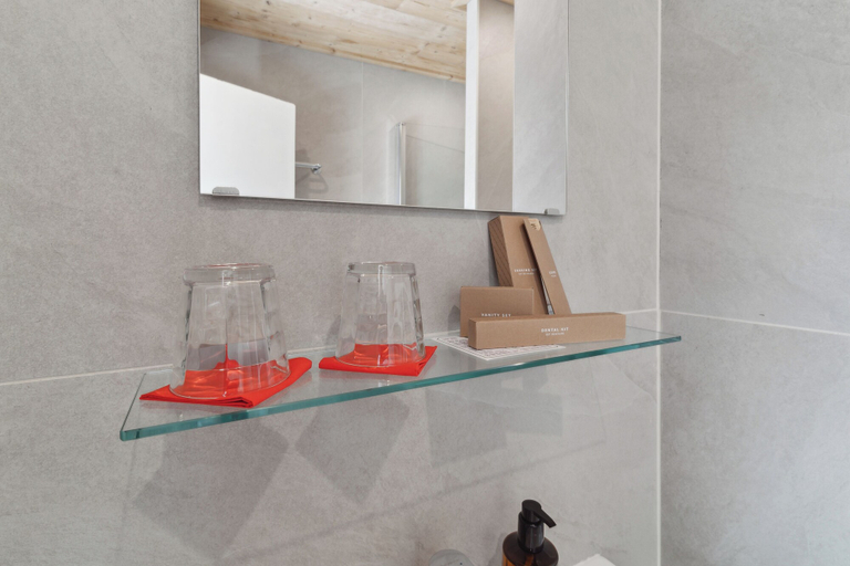 Bathroom 3, Crans Montana Suites, Sierre