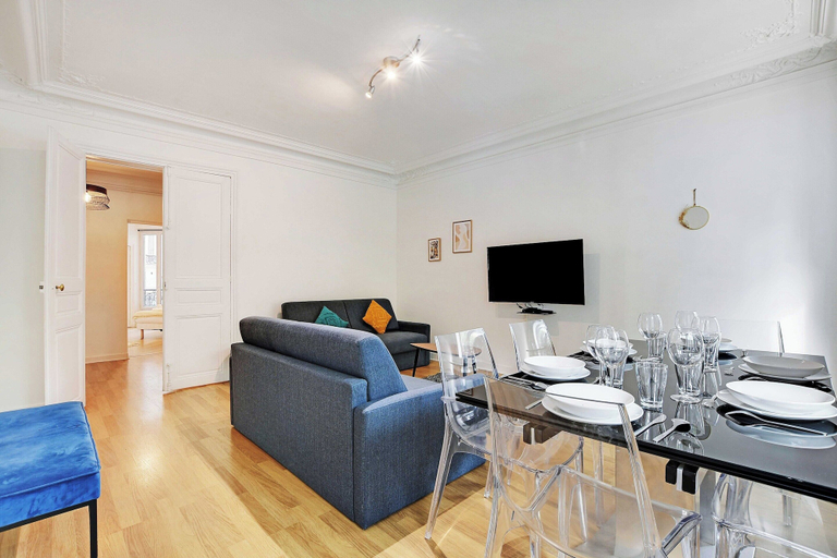Dining, Chic apartment - 3BR 10P - Gare de l'Est Republique, Paris