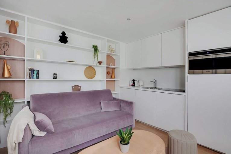 Living area 4, Magnificent Apartment in Les Halles, Paris