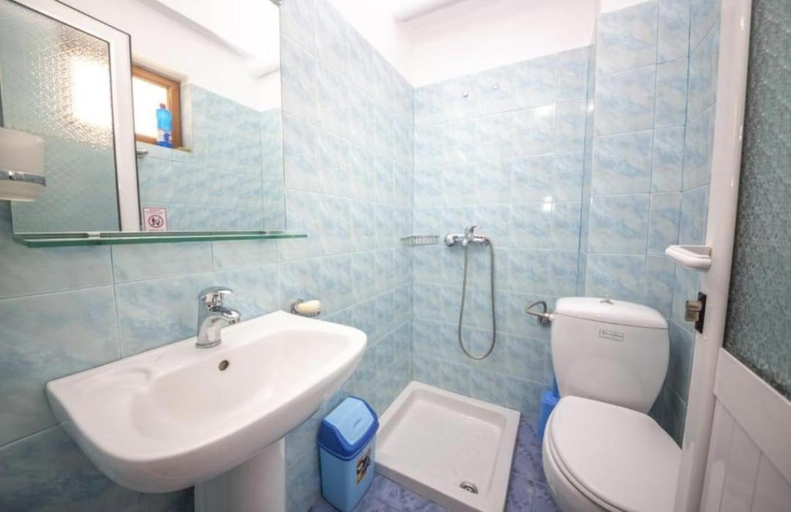 Bathroom 5, Rooms by Klajdi, Sarandës