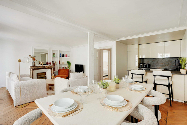 Private kitchen 3, Elegant Apartment - 2br/4p - Near Invalides, Paris