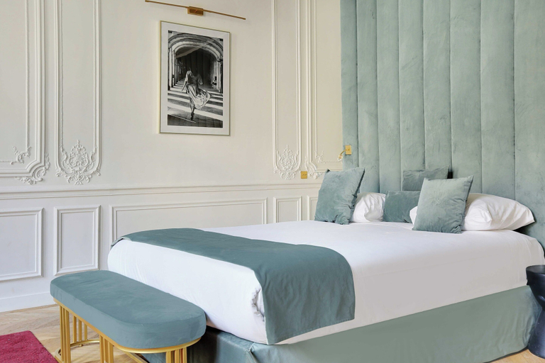 Room 3, Exceptional Property - 4br/12p - Parc Monceau, Paris