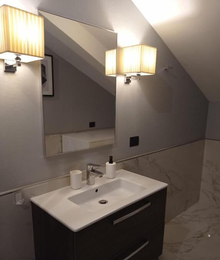 Bathroom 3, Margherita Apartments, Napoli