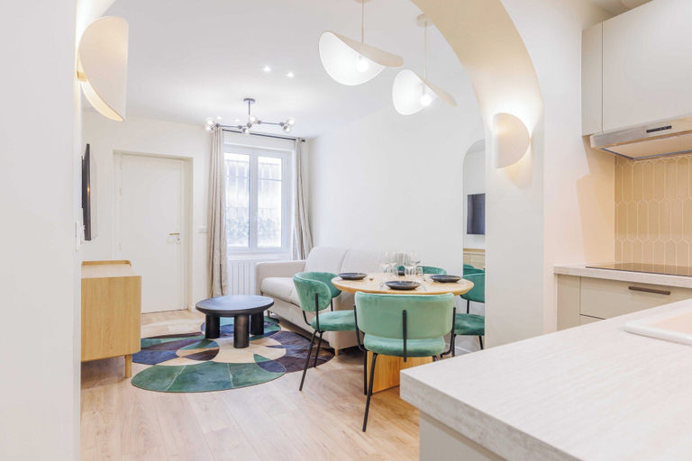 Dining 3, Cosy Apartment - 2br/6p - Clignancourt/sacre-coeur, Paris