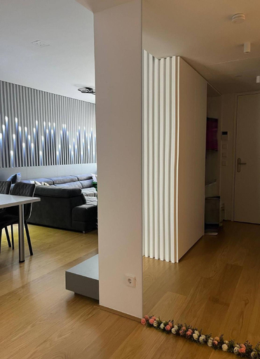 Bedroom 4, Where City Meets Nature Discover Vienna from Green Park Apartment, Wien