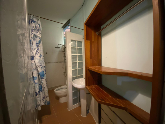Bathroom 7