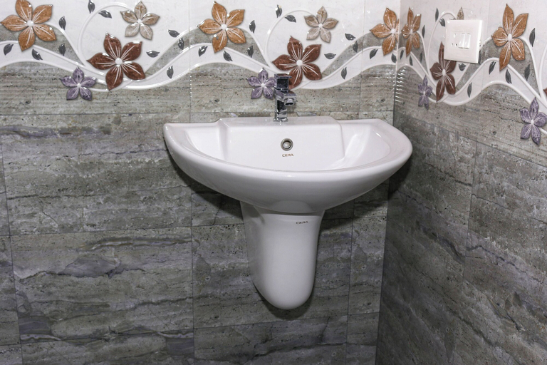 Bathroom 3, cloud foster residency, Idukki